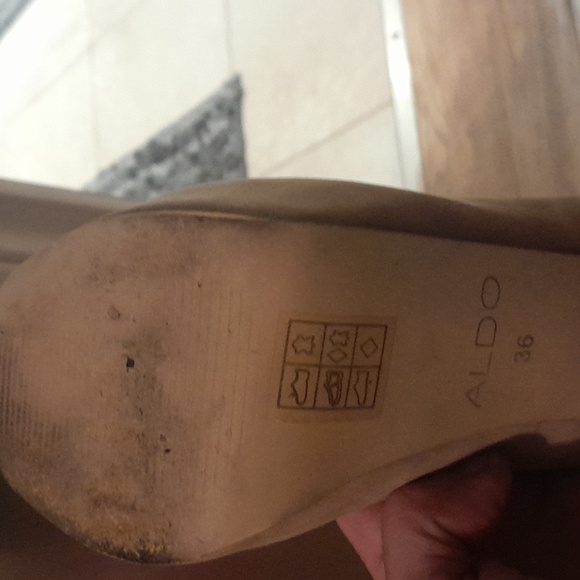 6-in open toed beige stilettos the Stiletto is metal - Picture 3 of 3